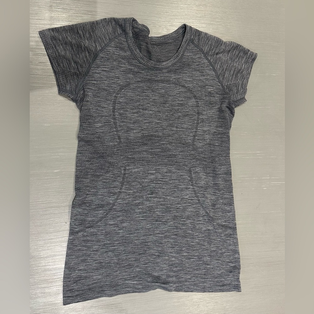 Lululemon-Grey (slate/white) Swiftly Tech Short Sleeve - Size 8-Good Used